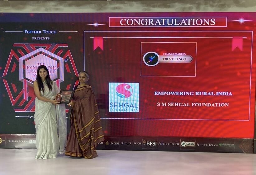 Niti Saxena, CTO of SM Sehgal Foundation, accepting the Fortune Leadership Award at an event in New Delhi.