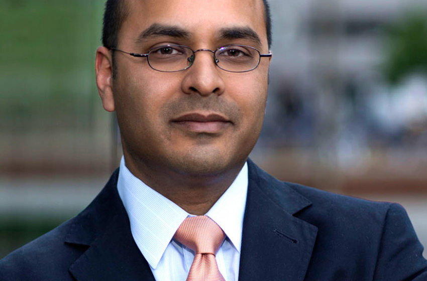  Neeral Shah wins Virginia’s Outstanding Faculty Award