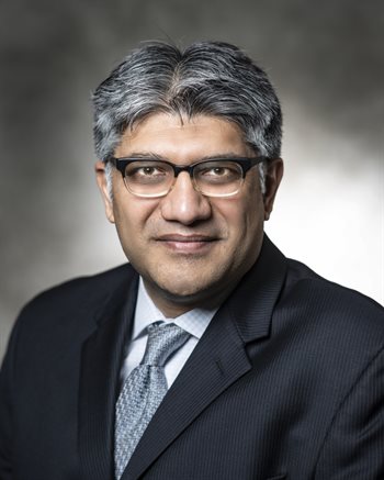  Jigar Shah gets alumni award from Illinois University engineering college